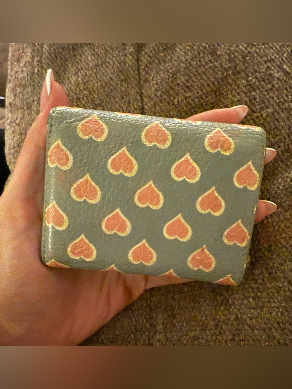 Miu Miu Blue Wallet with Pink Heart Print and Gold Logo - Picture 4 of 10